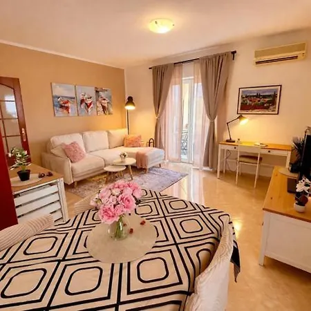 Concetta Apartament *